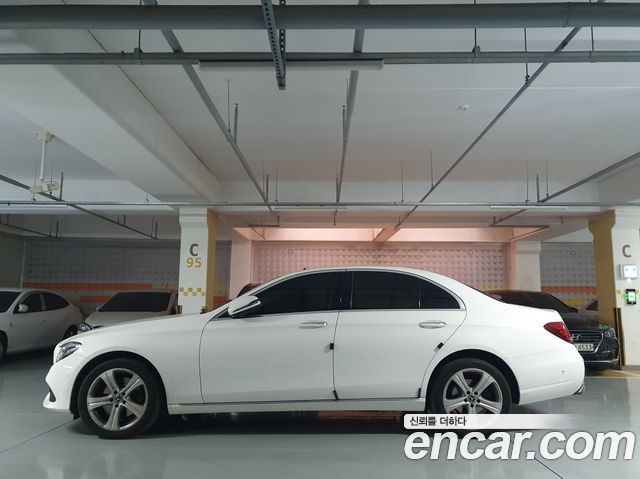 Mercedes-Benz E-Class E220d 4MATIC Avantgarde