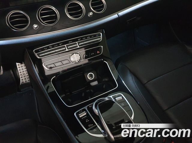 Mercedes-Benz E-Class E220d 4MATIC Avantgarde