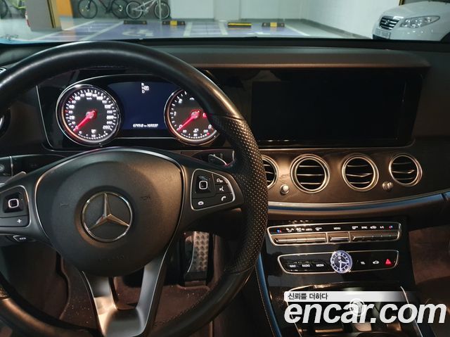 Mercedes-Benz E-Class E220d 4MATIC Avantgarde