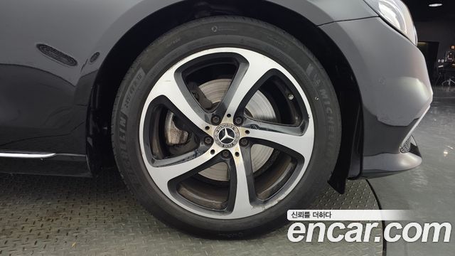 Mercedes-Benz E-Class E250 Avantgarde