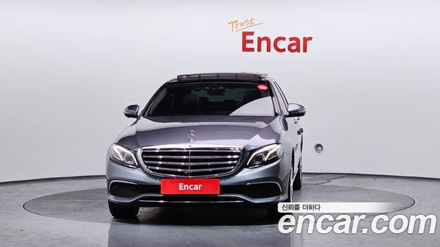 Mercedes-Benz E-Class E300 4MATIC Exclusive