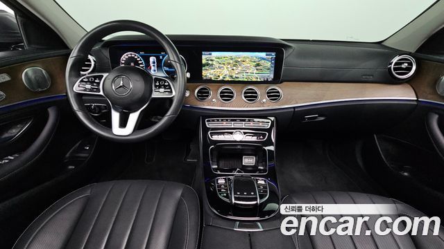 Mercedes-Benz E-Class E300 4MATIC Exclusive