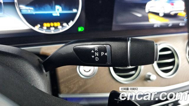 Mercedes-Benz E-Class E300 4MATIC Exclusive