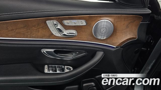 Mercedes-Benz E-Class E300 4MATIC Exclusive