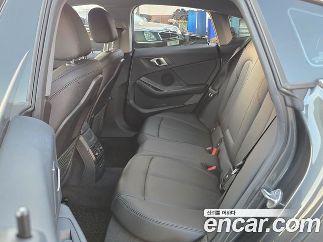 BMW 2-Series 218d Advantage