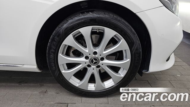 Mercedes-Benz E-Class E220d Exclusive