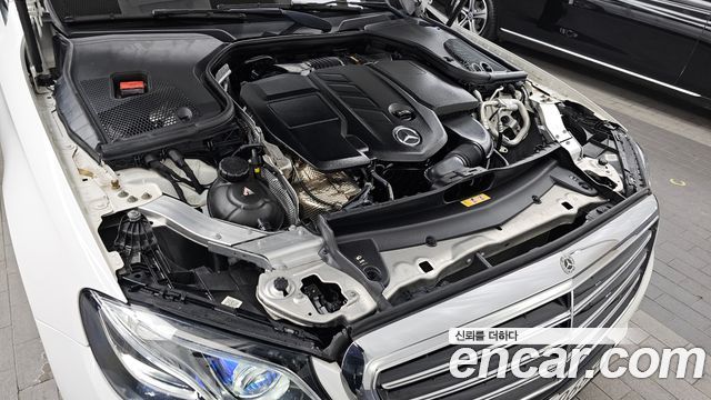 Mercedes-Benz E-Class E220d Exclusive