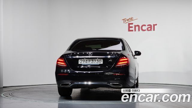 Mercedes-Benz E-Class E300 4MATIC AMG Line