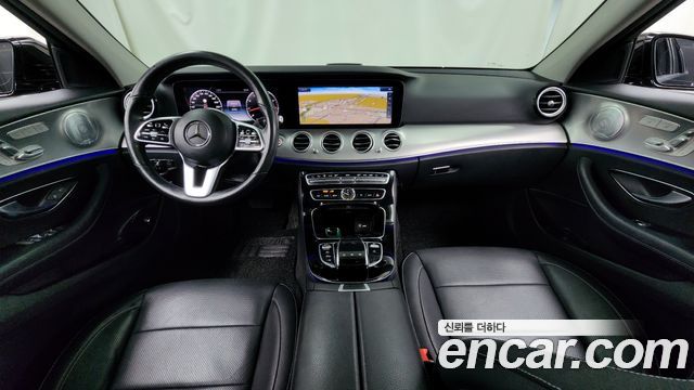 Mercedes-Benz E-Class E300 4MATIC AMG Line