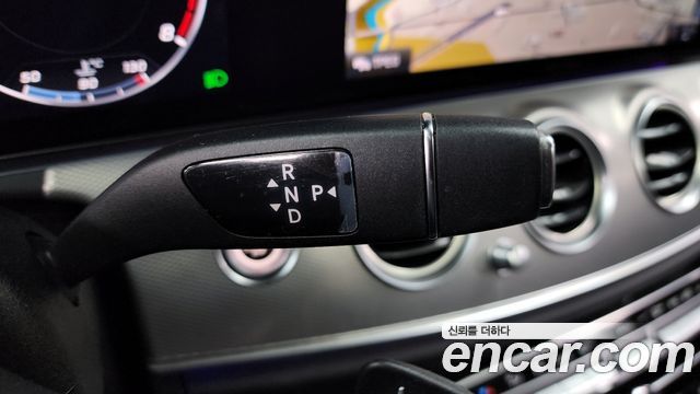 Mercedes-Benz E-Class E300 4MATIC AMG Line