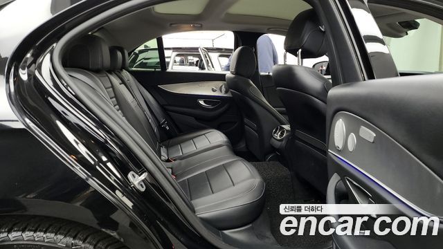 Mercedes-Benz E-Class E300 4MATIC AMG Line