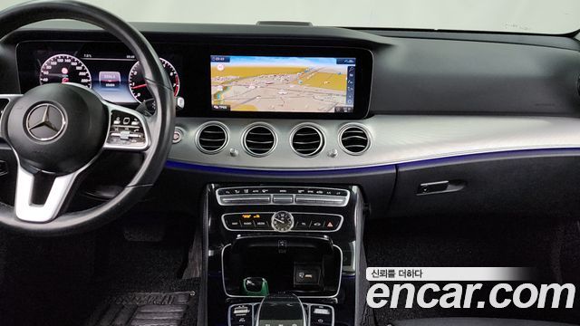 Mercedes-Benz E-Class E300 4MATIC AMG Line