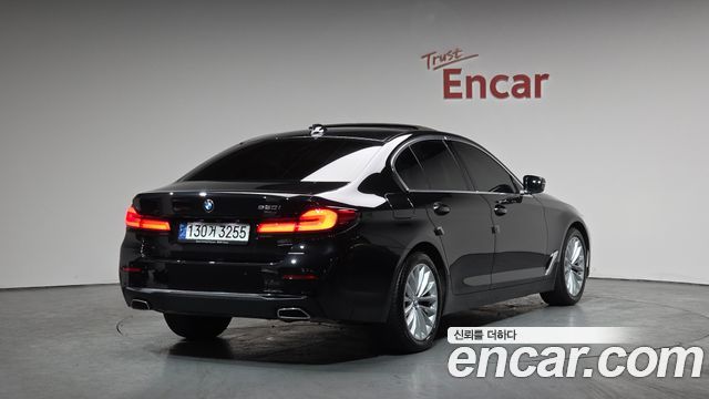 BMW 5-Series 520i Luxury