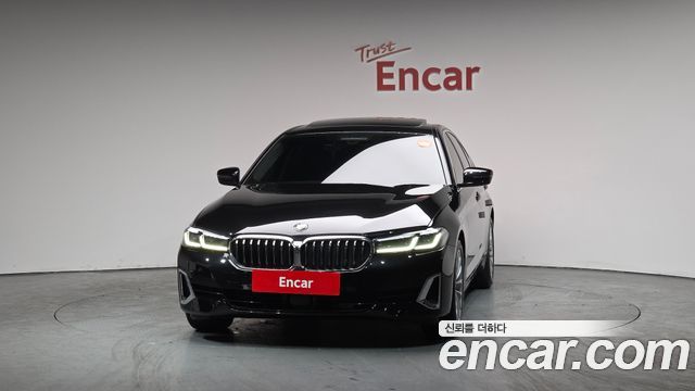 BMW 5-Series 520i Luxury