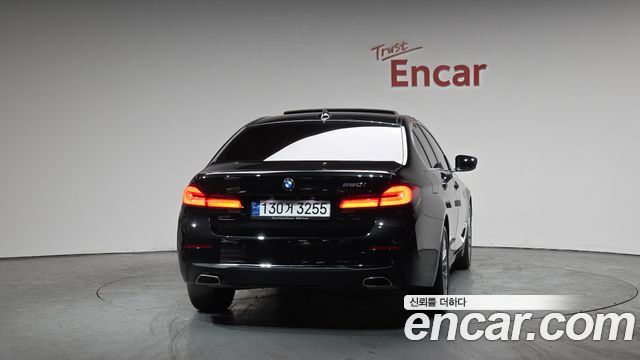 BMW 5-Series 520i Luxury