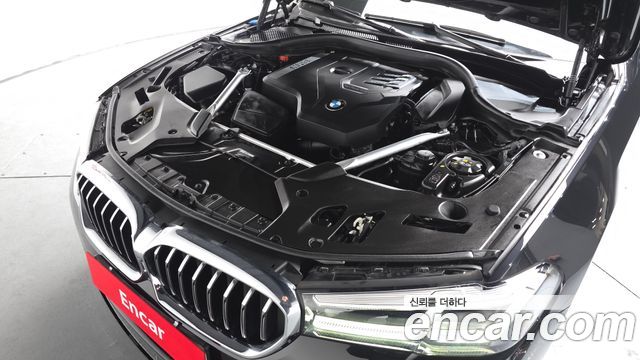 BMW 5-Series 520i Luxury