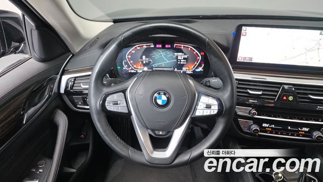 BMW 5-Series 520i Luxury