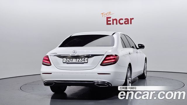Mercedes-Benz E-Class E220d Avantgarde