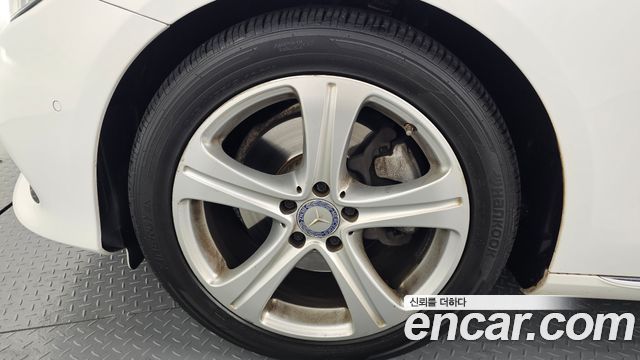 Mercedes-Benz E-Class E220d Avantgarde