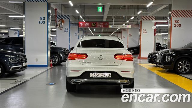 Mercedes-Benz GLC-Class GCL300 4MATIC Coupe