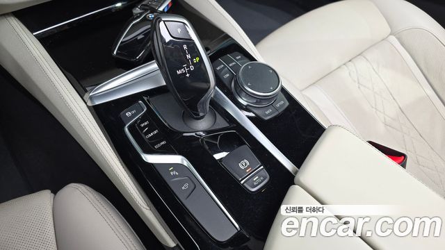 BMW 5-Series 530i xDrive M Sport Package Plus