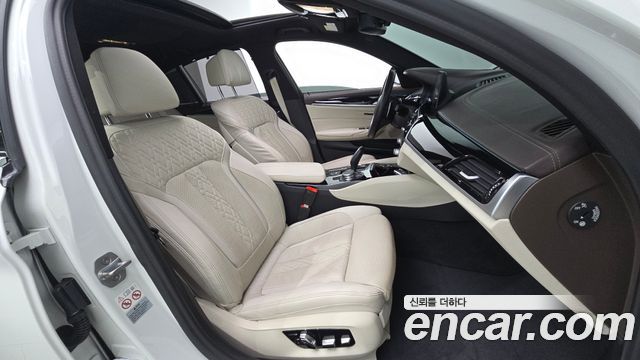 BMW 5-Series 530i xDrive M Sport Package Plus