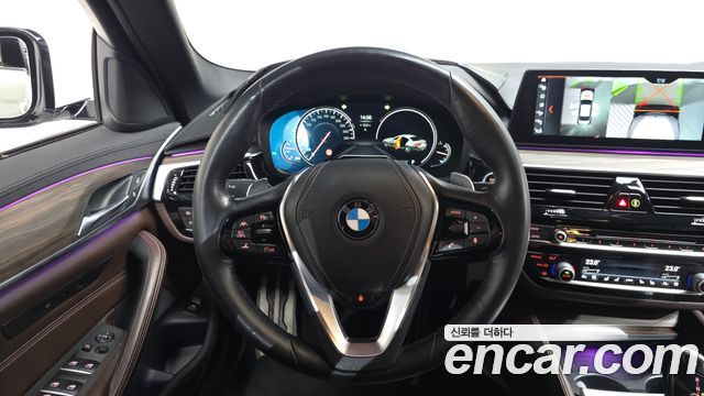 BMW 5-Series 530i M Sport Package Plus