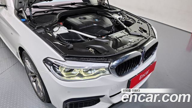 BMW 5-Series 530i M Sport Package Plus