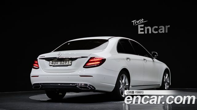 Mercedes-Benz E-Class E220d Avantgarde Intelligent Drive