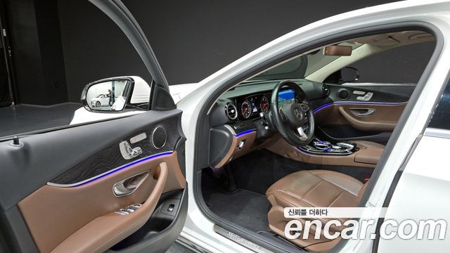 Mercedes-Benz E-Class E220d Avantgarde Intelligent Drive