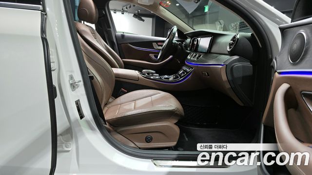 Mercedes-Benz E-Class E220d Avantgarde Intelligent Drive