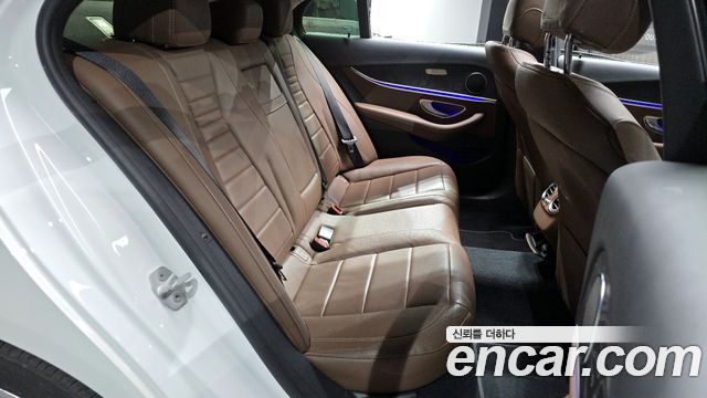 Mercedes-Benz E-Class E220d Avantgarde Intelligent Drive