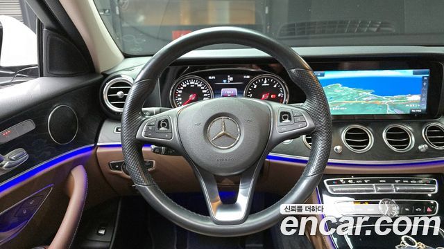 Mercedes-Benz E-Class E220d Avantgarde Intelligent Drive