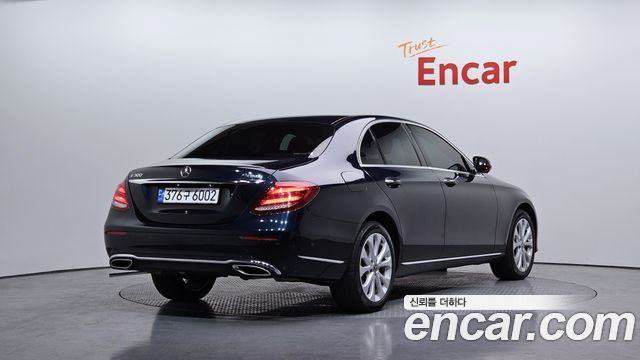 Mercedes-Benz E-Class E300 4MATIC Exclusive