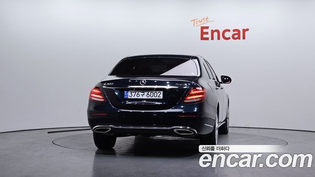 Mercedes-Benz E-Class E300 4MATIC Exclusive