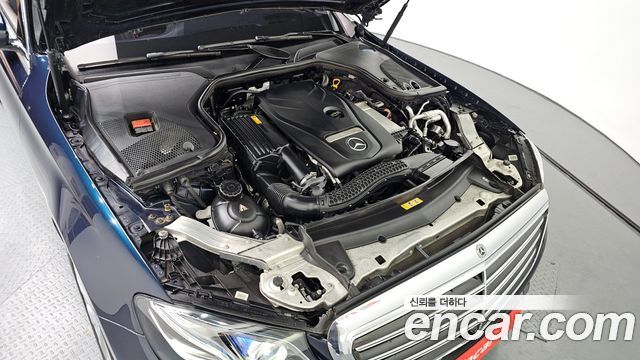 Mercedes-Benz E-Class E300 4MATIC Exclusive