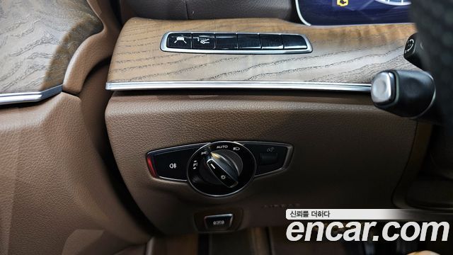 Mercedes-Benz E-Class E300 4MATIC Exclusive