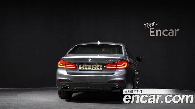 BMW 5-Series 530i M Sport Package Plus