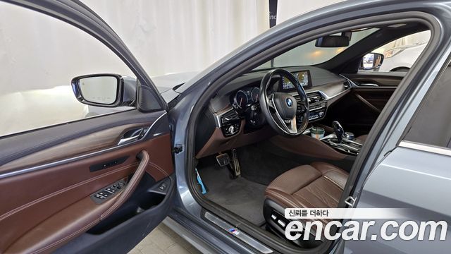 BMW 5-Series 530i M Sport Package Plus
