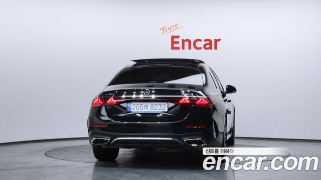 Mercedes-Benz E-Class E300 4MATIC AMG Line