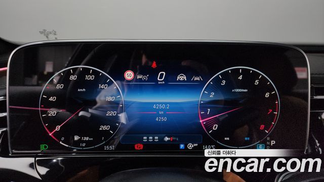 Mercedes-Benz E-Class E300 4MATIC AMG Line