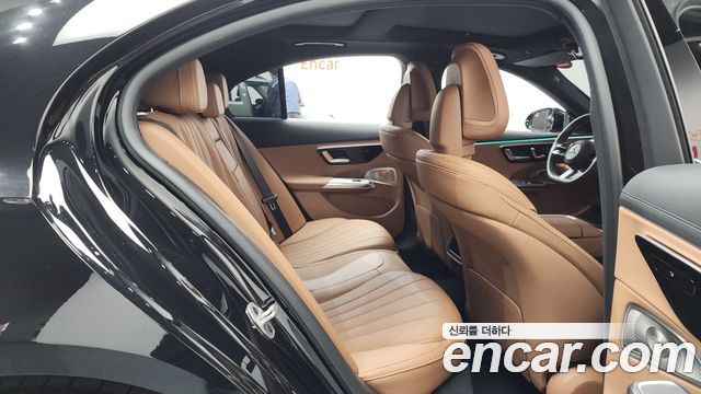 Mercedes-Benz E-Class E300 4MATIC AMG Line