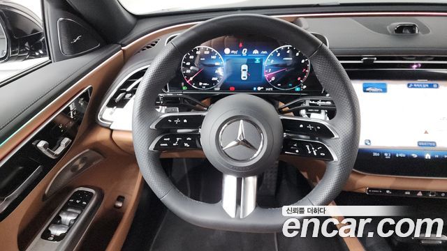 Mercedes-Benz E-Class E300 4MATIC AMG Line