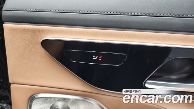 Mercedes-Benz E-Class E300 4MATIC AMG Line