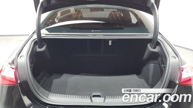 Mercedes-Benz E-Class E300 4MATIC AMG Line