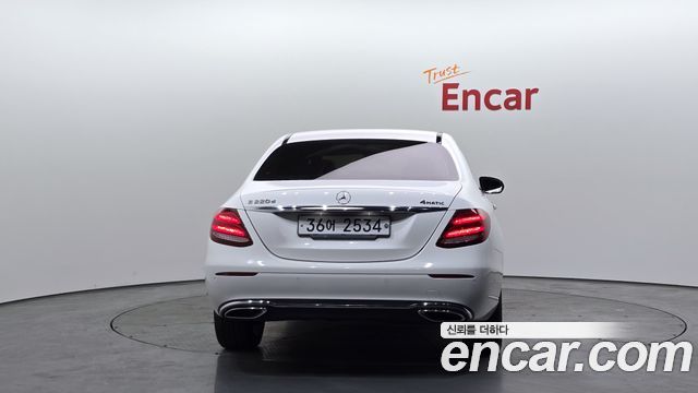 Mercedes-Benz E-Class E220d 4MATIC Exclusive