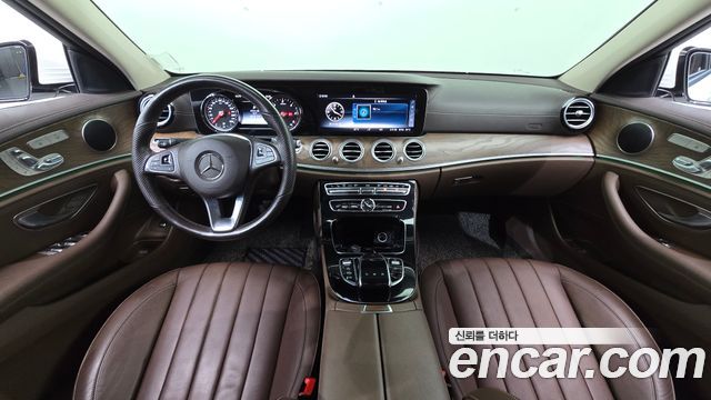 Mercedes-Benz E-Class E220d 4MATIC Exclusive