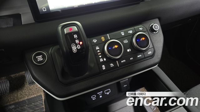 Land Rover Defender 110 D240 S