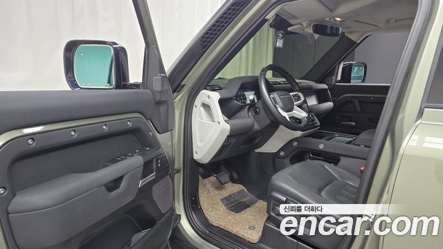 Land Rover Defender 110 D240 S