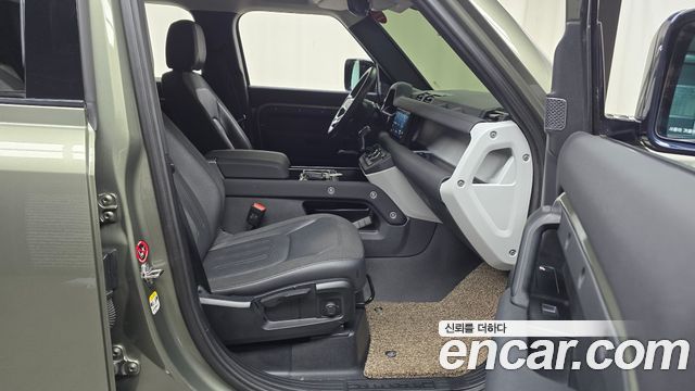 Land Rover Defender 110 D240 S